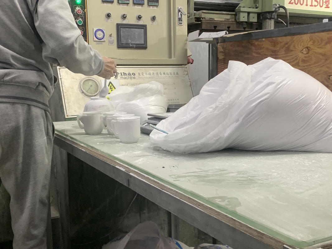 100% A5 Quality Cyanide Powder Resin Melamine Raw Material For Tableware