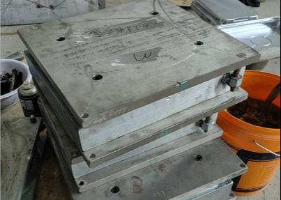 Personnalisation automatique de machine de bâti de vaisselle de mélamine disponible