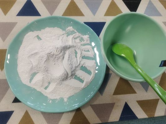 la mélamine 700-1000kg/M3 pure saupoudrent le paquet de C3H6N6 25kg/Bag