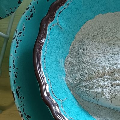 Le glaçage en plastique de mélamine saupoudrent 1,661 densités Cyanuramide de matière première