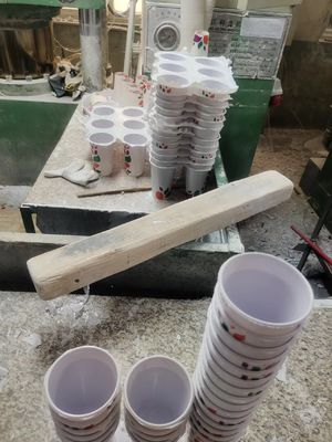 la résine de formaldéhyde d'urée 25kgs/Bag saupoudrent la catégorie industrielle pour la mélamine Tablewave