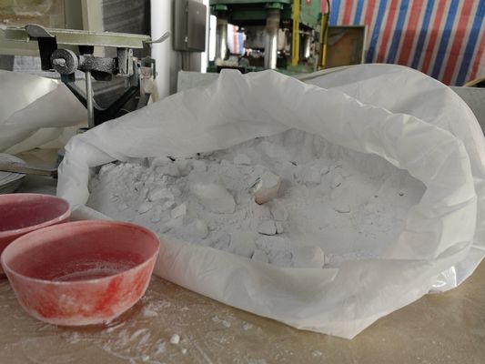 99,8% densité industrielle de la catégorie C3H6N6 1.625g/cm3 de matière première de mélamine de pureté