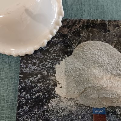 La mélamine A1 99,83% saupoudrent la densité de l'usine 1,661 pour le produit de ménage