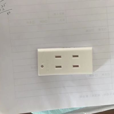 Granules de mélamine de catégorie d'industrie pour la pureté du panneau 99,8% de commutateur