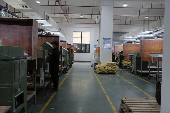 Poudre pure de mélamine de pH 7.5-9.5 pour la production CAS 108-78-1 de vaisselle de mélamine