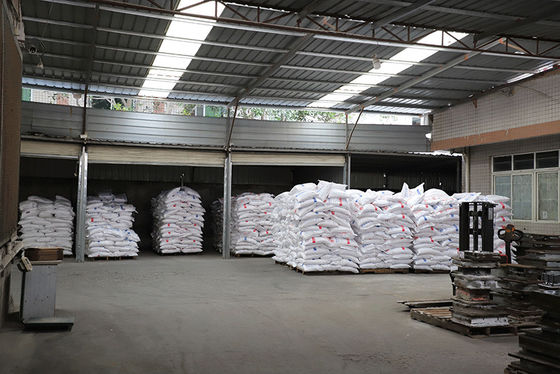 Poudre pure de la mélamine C3H6N6 pour la production de vaisselle de mélamine