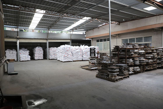 Poudre de bâti de mélamine de Tripolycyanamide de catégorie comestible pour la vaisselle 1.573g/m3