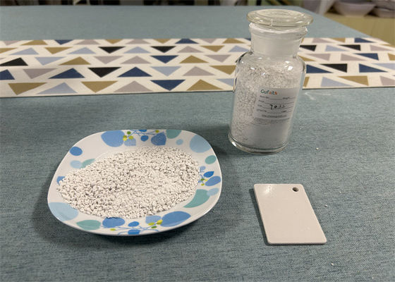 Poudre blanche de mélamine 99,8 C3h6n6 Granule de moulage