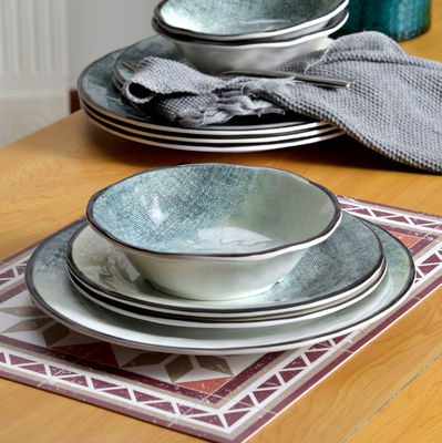 Ensemble de vaisselle en mélamine verte de 12 pièces pour une utilisation en extérieur à l' intérieur