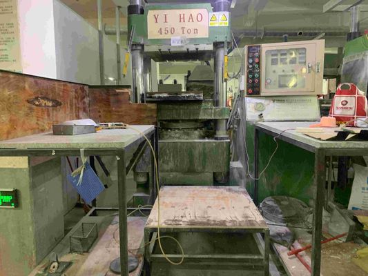 Machine de moulage par compression de mélamine à commande informatique pour ustensiles de table 350 t