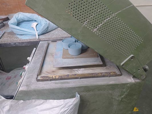 Poudre de moulage de mélamine de haute pureté 99,8% Couleur personnalisée pour la production de vaisselle