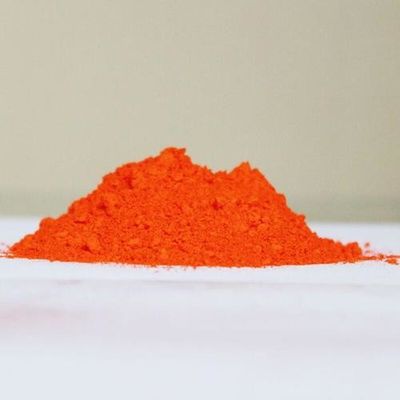 Composé de moulage au formaldéhyde d'urée pour ustensiles de table à base de mélamine durables