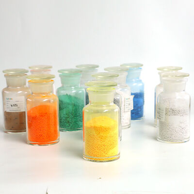 Point d'ébullition 350 °C Granulés de mélamine avec une pression de moulage constante de 80-140 MPa Stockage dans un endroit sec