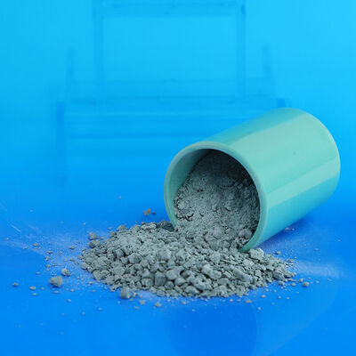 Un Numéro 3077 Granules de mélamine adaptés au stockage en lieu sec pour la production et la manipulation de produits chimiques industriels