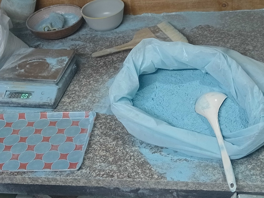990,8% poudre de moulage en mélamine bleue pour ustensiles de table en mélamine